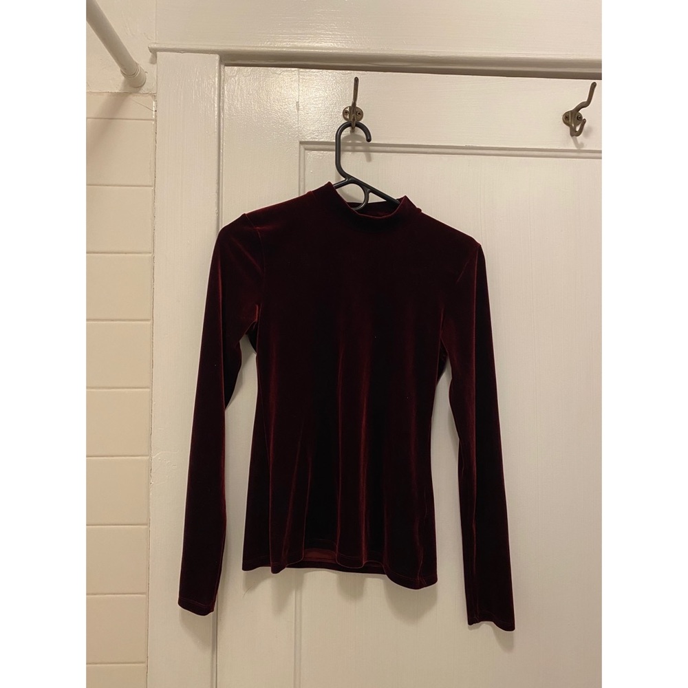 Abercrombie & Fitch maroon velvet top